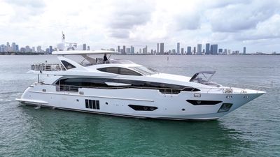 Yacht