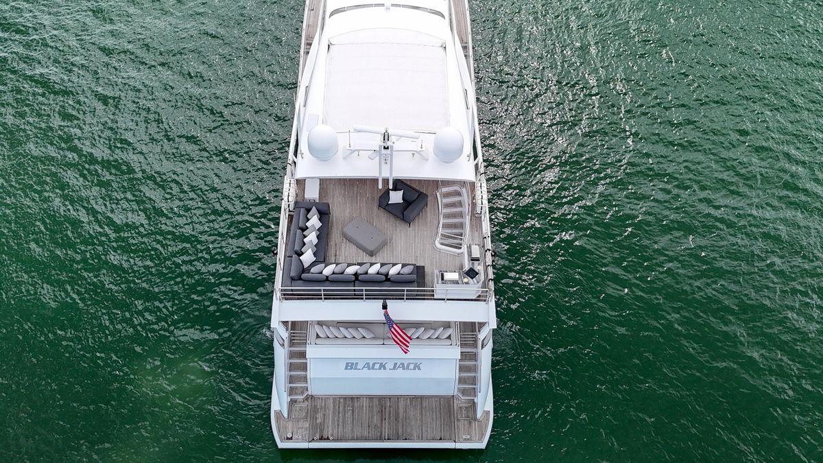 2017 Azimut 95 
