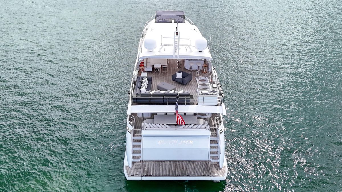 2017 Azimut 95 