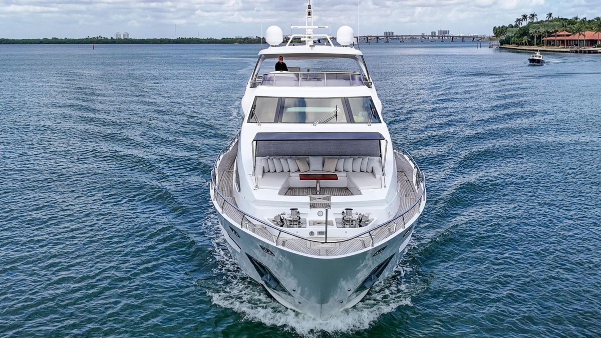 2017 Azimut 95 