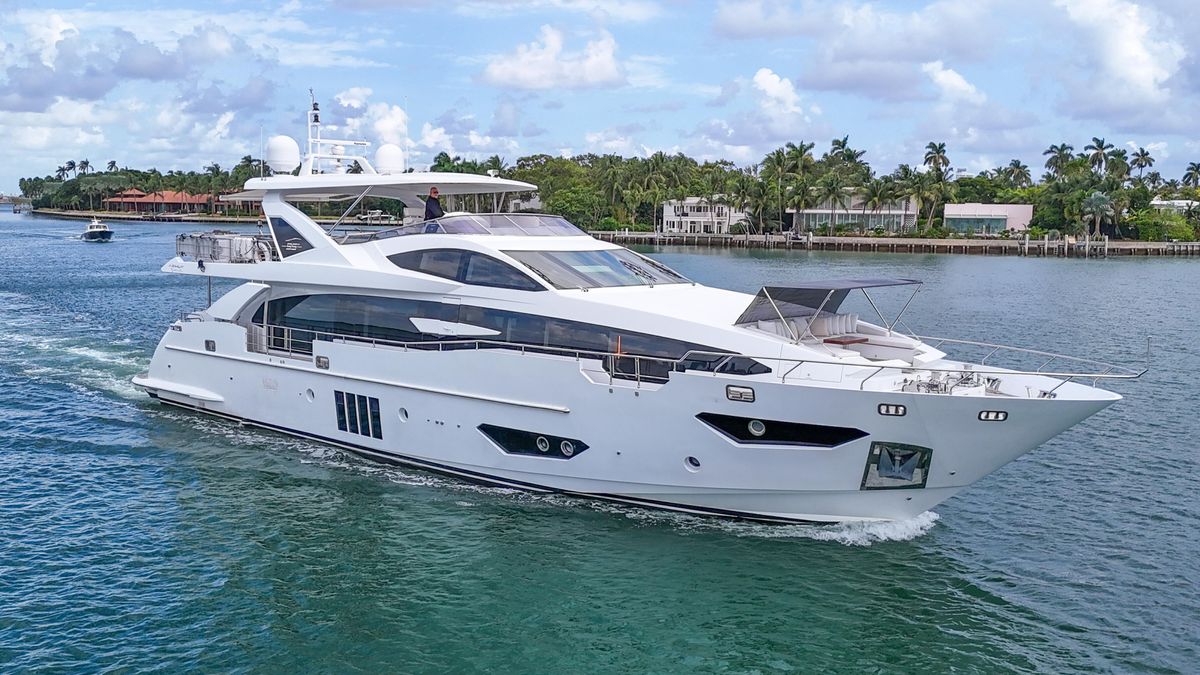 2017 Azimut 95 