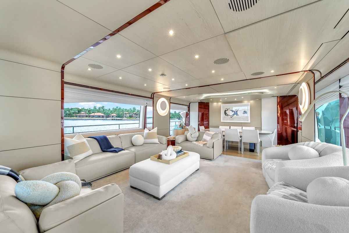 2017 Azimut 95 