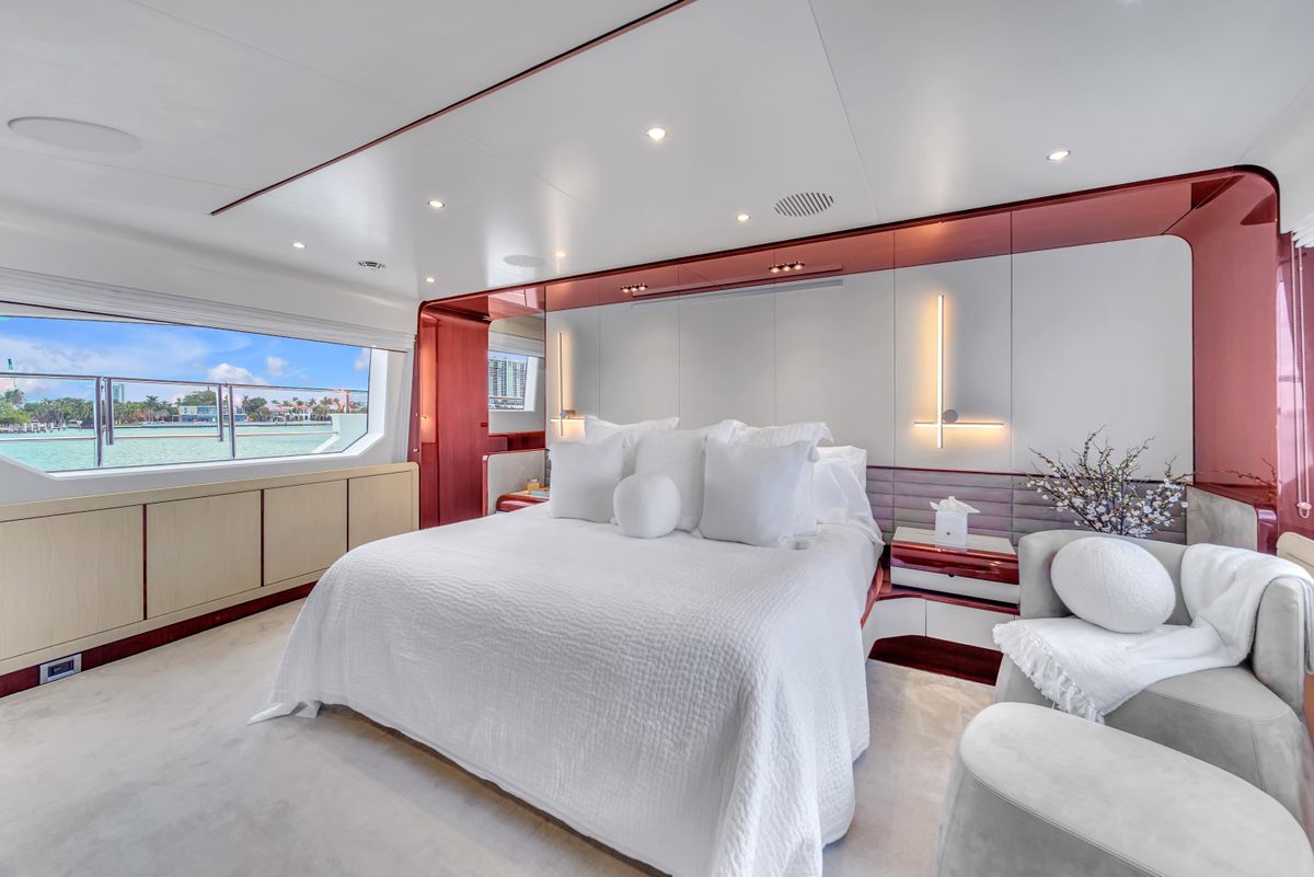 2017 Azimut 95 