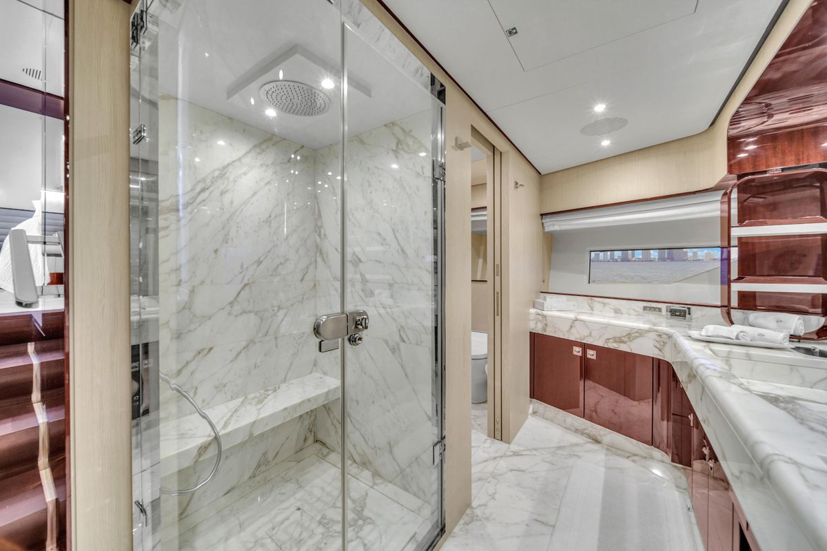 2017 Azimut 95 