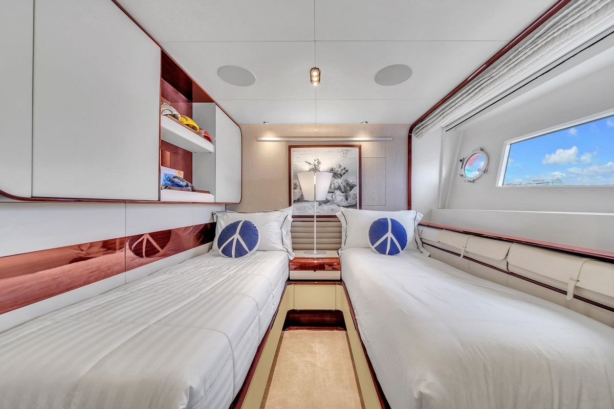 2017 Azimut 95 