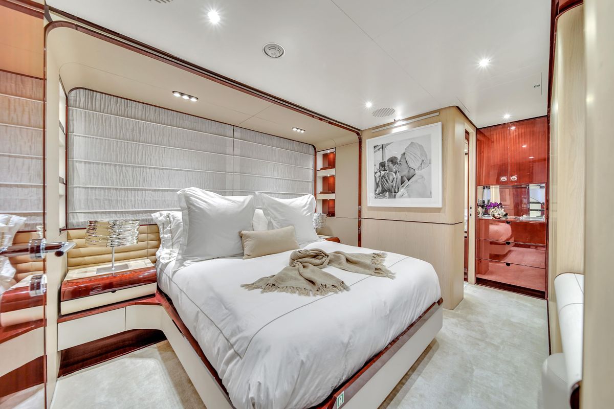 2017 Azimut 95 