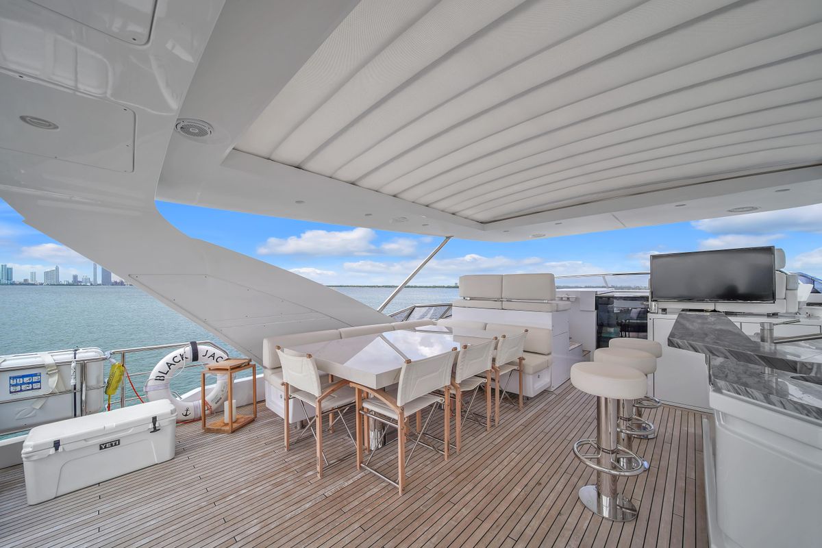 2017 Azimut 95 