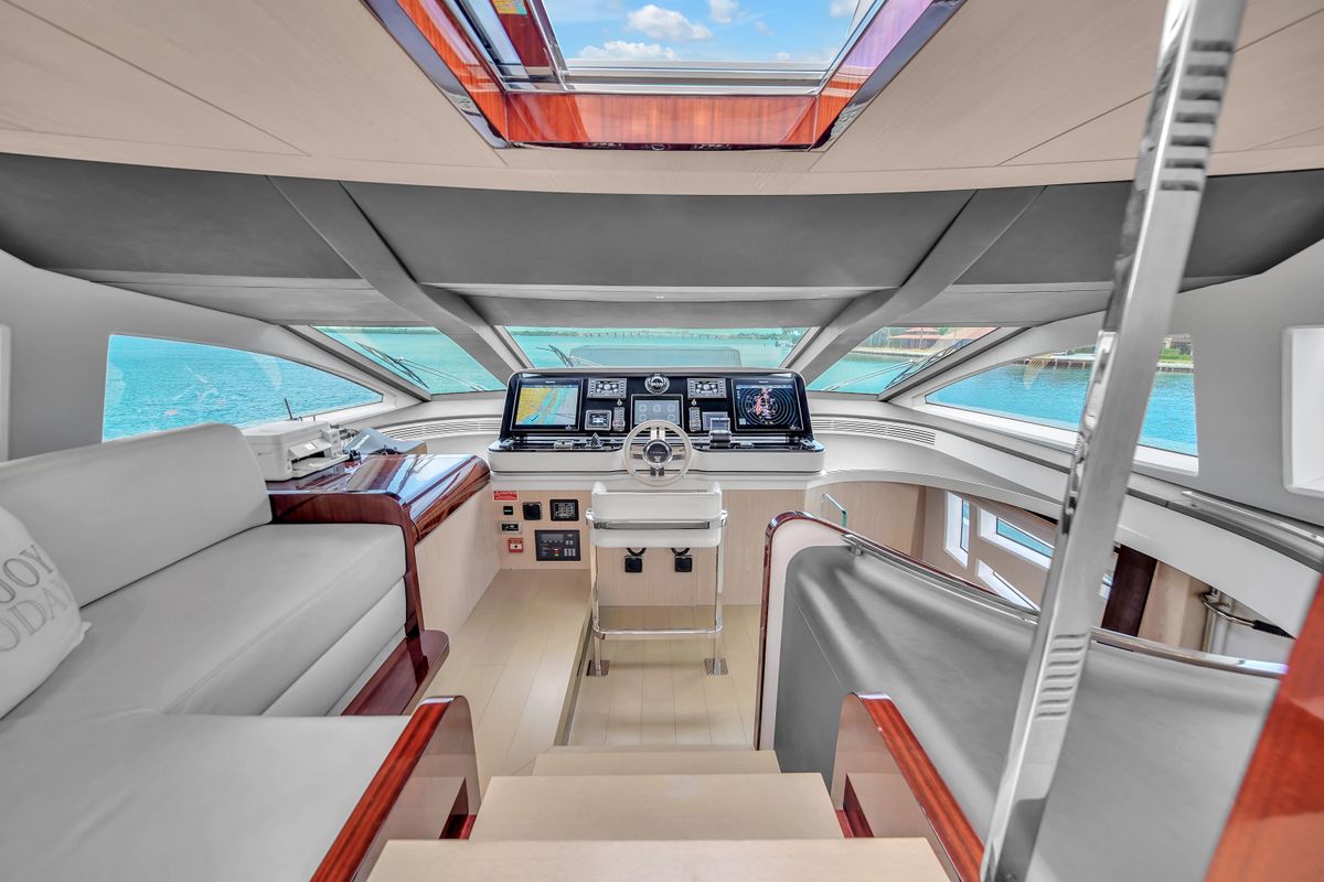 2017 Azimut 95 