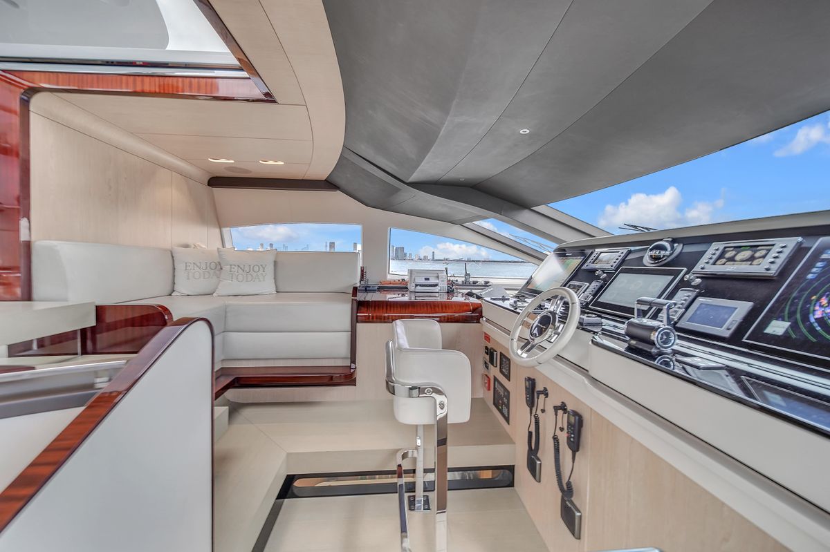 2017 Azimut 95 