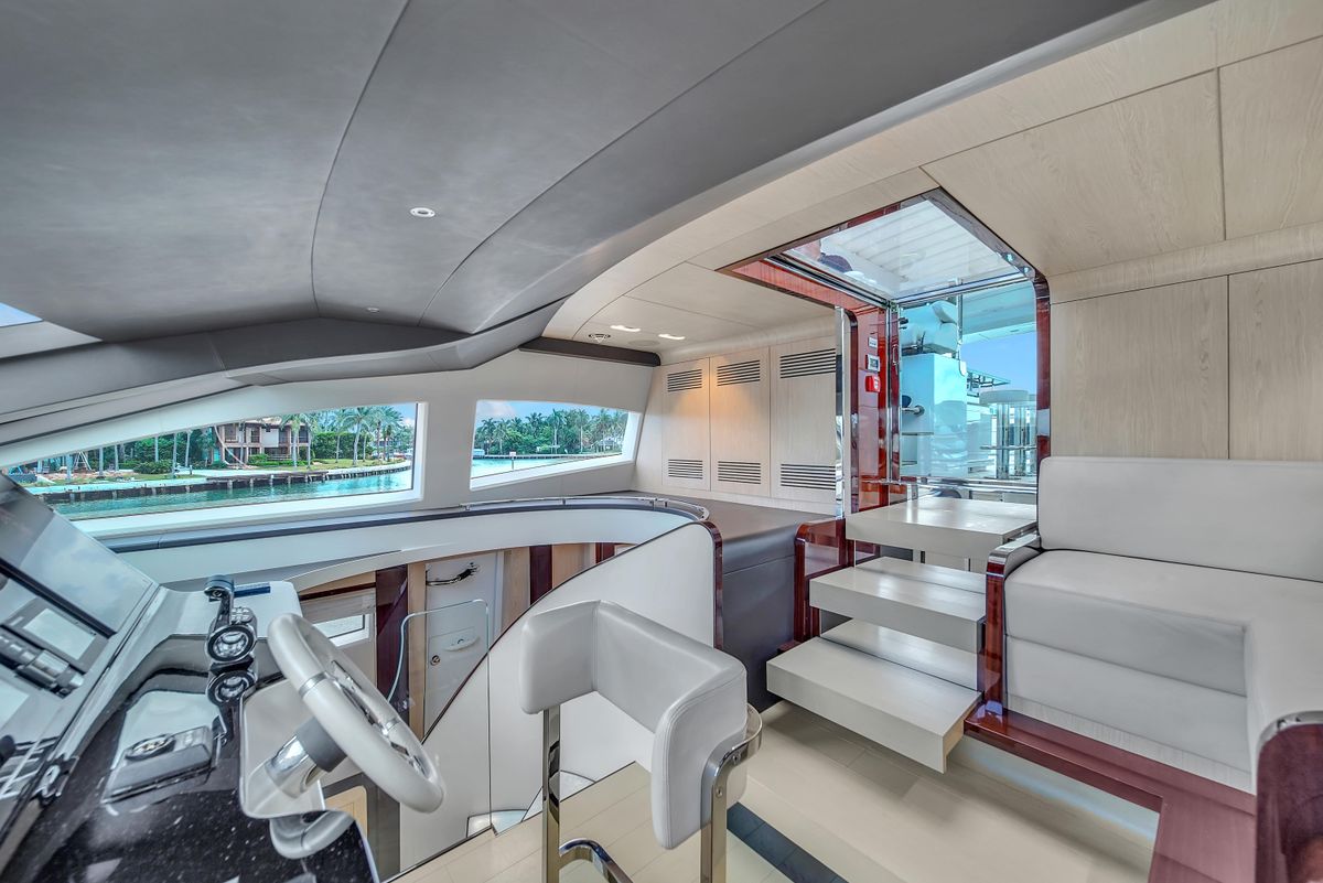 2017 Azimut 95 