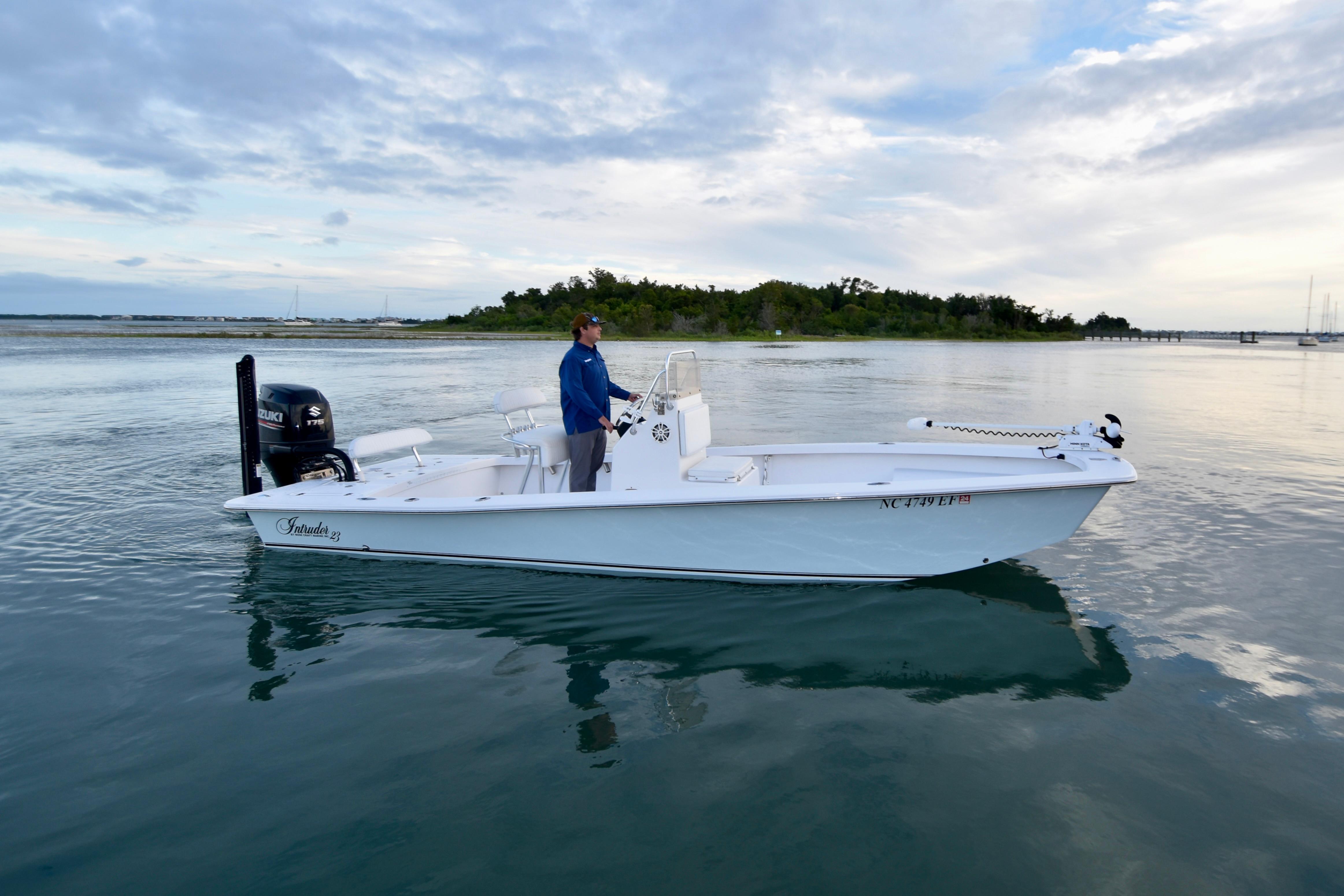 Intruder 23 Usado en North Carolina Cosas de Barcos