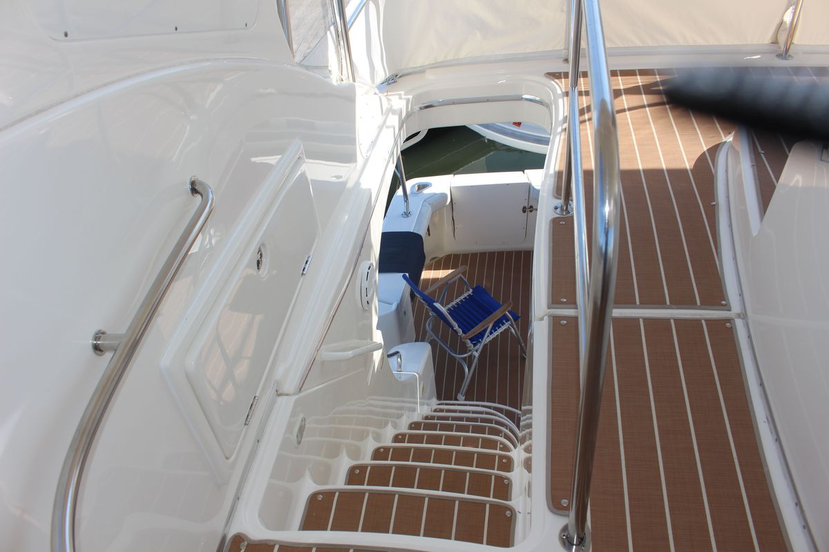 2004 Silverton 48 