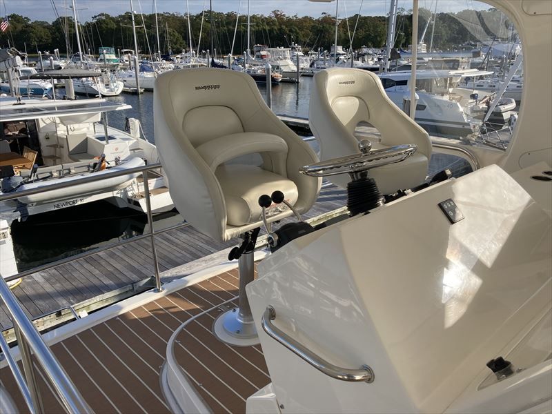 2004 Silverton 48 