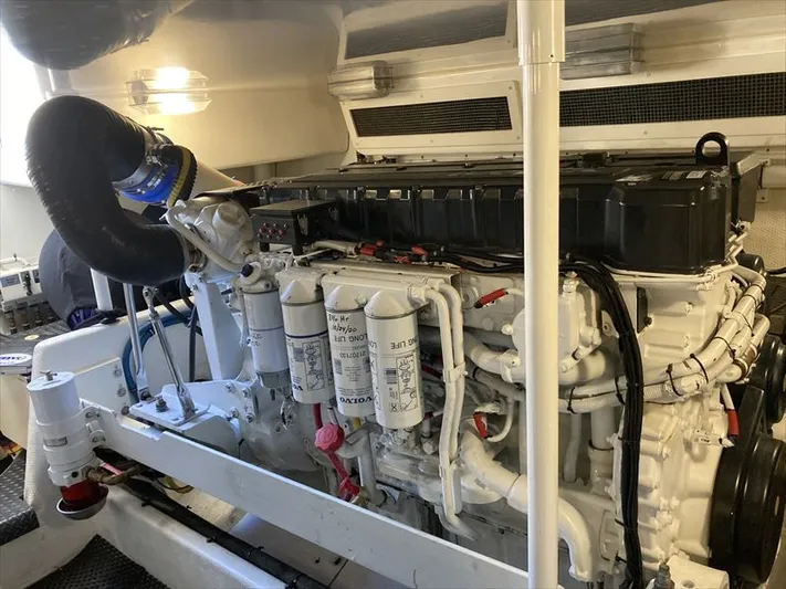 Radiowaves Yacht Photos Pics Port main engine