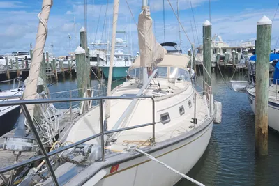 Island Packet 32