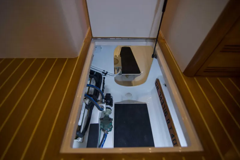 Venator Yacht Photos Pics 2008 Cabo 52 Express - Venator