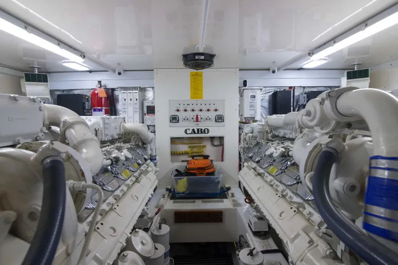 Venator Yacht Photos Pics 2008 Cabo 52 Express - Venator