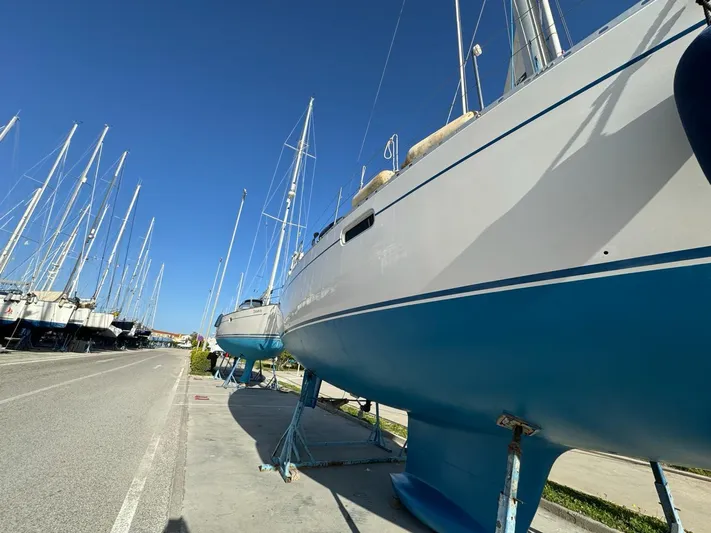 Oyster Moon Yacht Photos Pics 