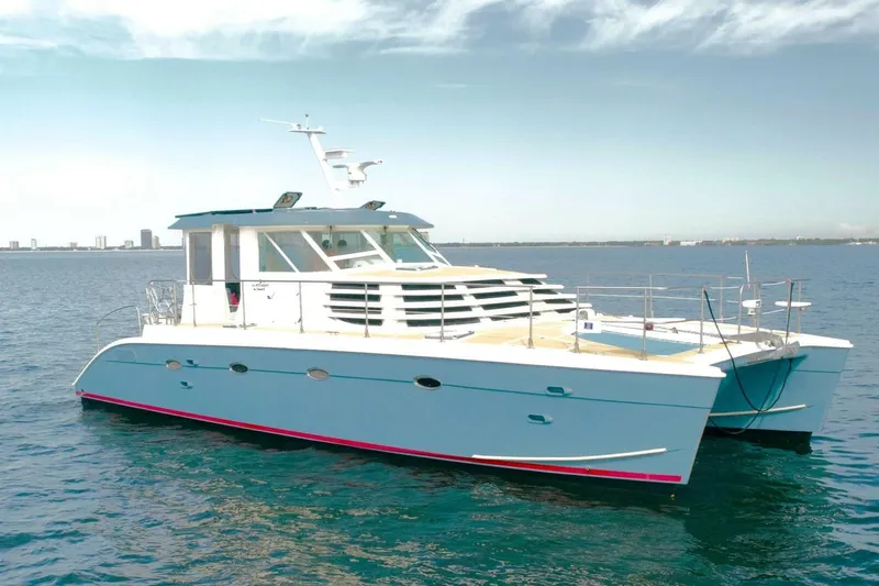 La De Dah Yacht Photos Pics 2007 Manta 44 Power Cat 'Lah De Dah - Profile