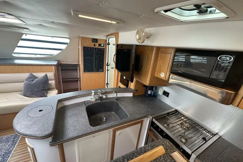 La De Dah Yacht Photos Pics 2007 Manta 44 Power Cat 'Lah De Dah' - Galley