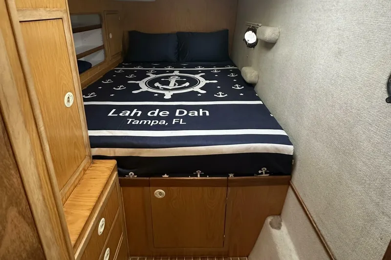 La De Dah Yacht Photos Pics 2007 Manta 44 Power Cat 'Lah De Dah' - Cabin