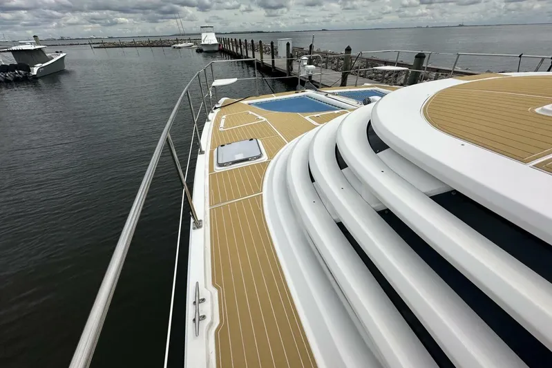 La De Dah Yacht Photos Pics 2007 Manta 44 Power Cat 'Lah De Dah' - Foredeck