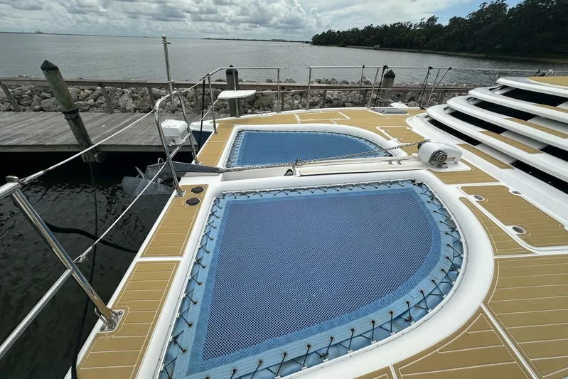 La De Dah Yacht Photos Pics 2007 Manta 44 Power Cat 'Lah De Dah' - Foredeck