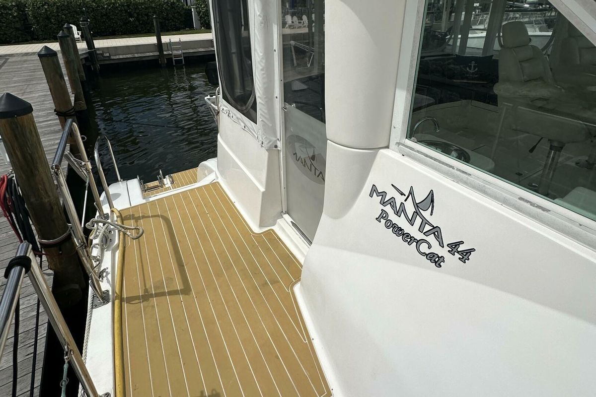2007 Manta 44 