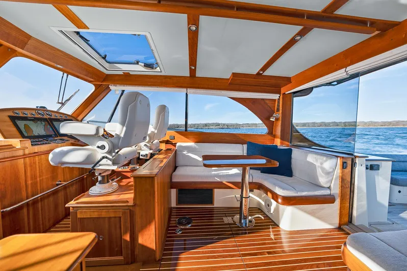 Turquoise (name Reserved) Yacht Photos Pics Starboard Salon