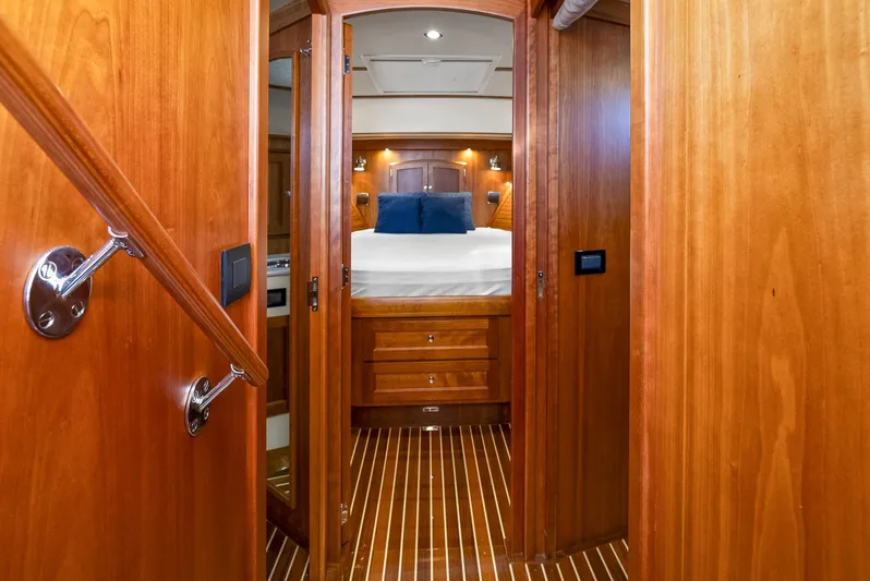 Turquoise (name Reserved) Yacht Photos Pics To Owner's Stateroom