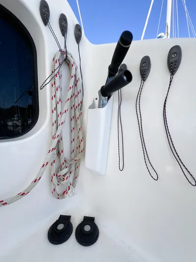 Adventure Yacht Photos Pics Broadblue 435 sailboat deck with ropes and winch handles, 2010 model.