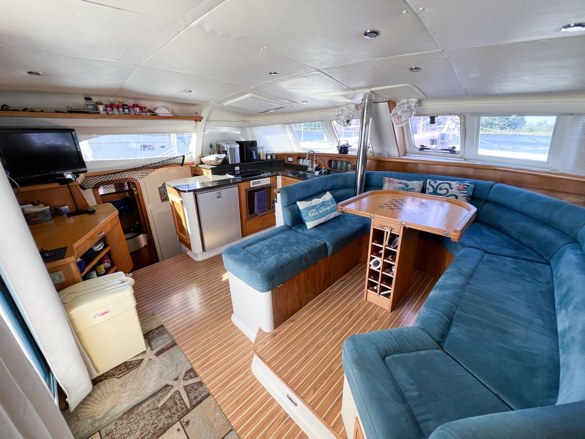 2010 Broadblue 43 
