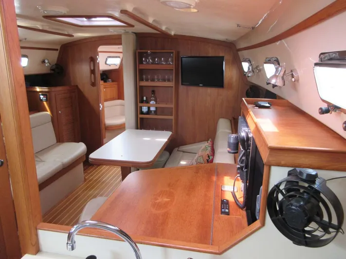 Livin 2 Yacht Photos Pics 