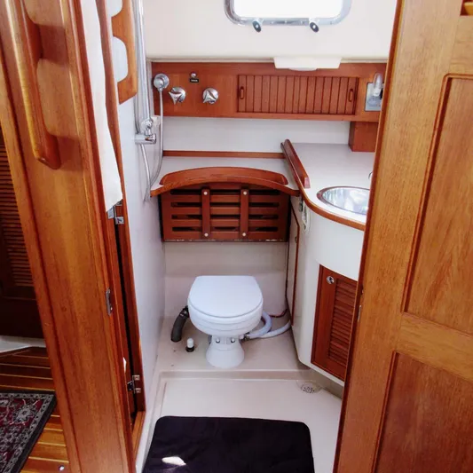 Livin 2 Yacht Photos Pics 