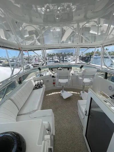 Lady Grace Yacht Photos Pics HELM DECK OVERVIEW LOOKING FORWARD