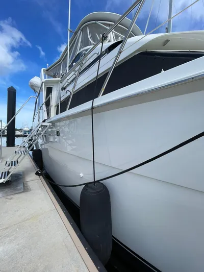 Lady Grace Yacht Photos Pics GLEAMING PAINT & HULL SIDES!!