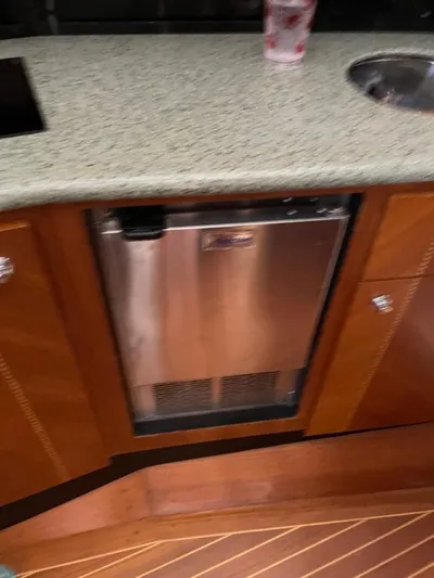 Dog Daze Yacht Photos Pics 