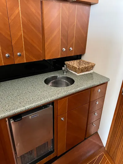 Dog Daze Yacht Photos Pics 