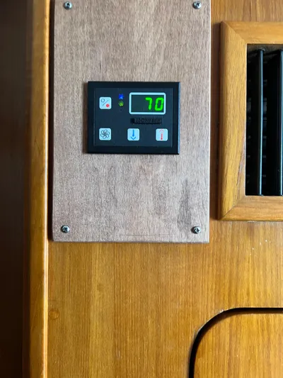 Dog Daze Yacht Photos Pics 