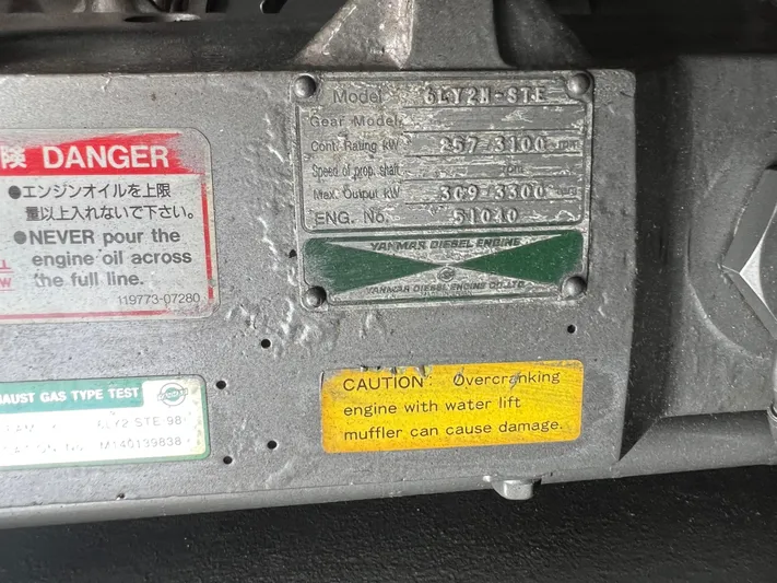 Dog Daze Yacht Photos Pics 