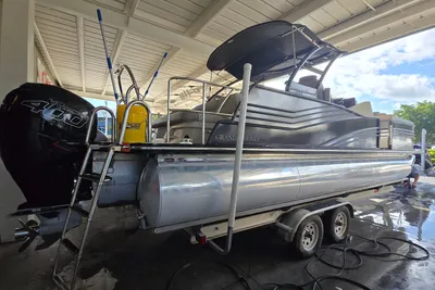 Harris Grand Mariner 270