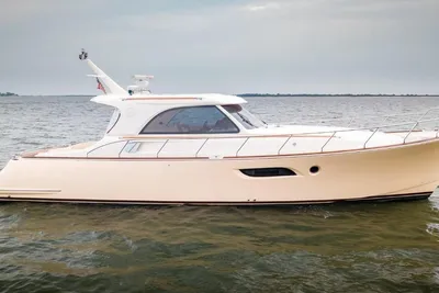 2008 Mochi Craft Mochi 44 Dolphin