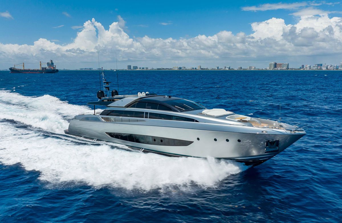 2014 Riva 122 