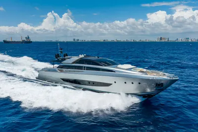 Riva Mythos Motoryacht