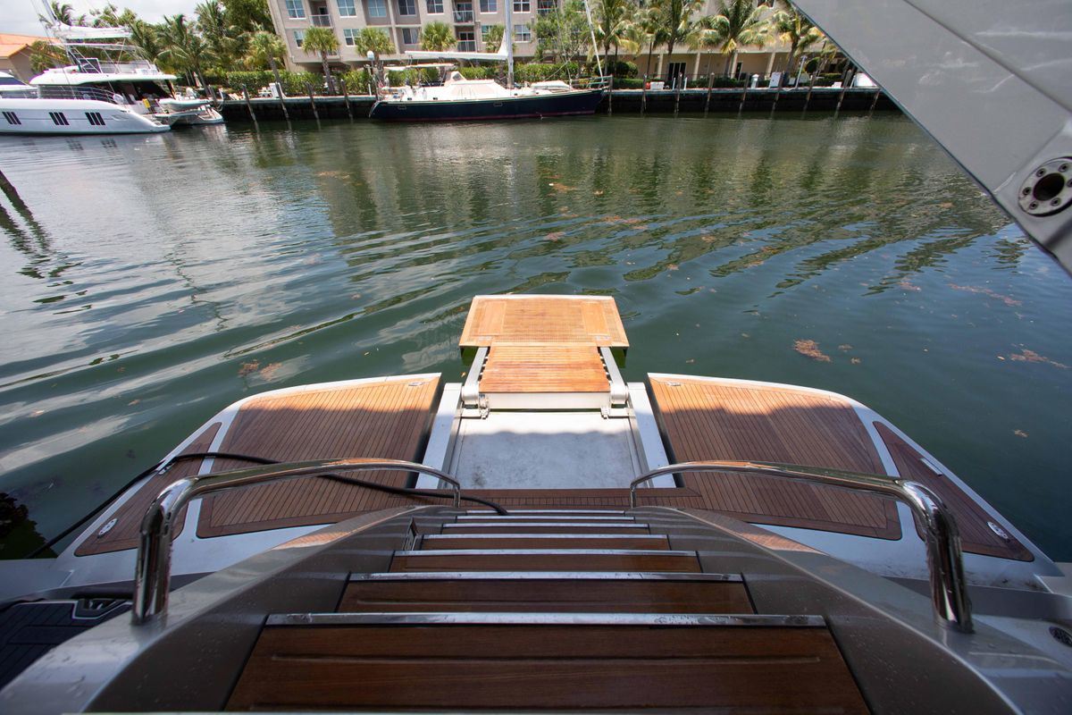 2014 Riva 122 