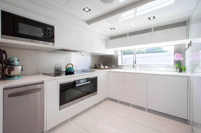 Chop Chop Yacht Photos Pics 