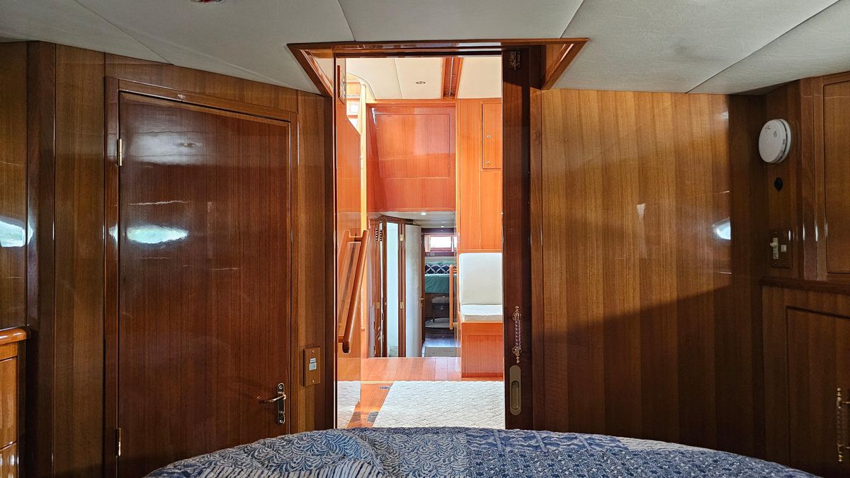 2005 Jefferson 59 