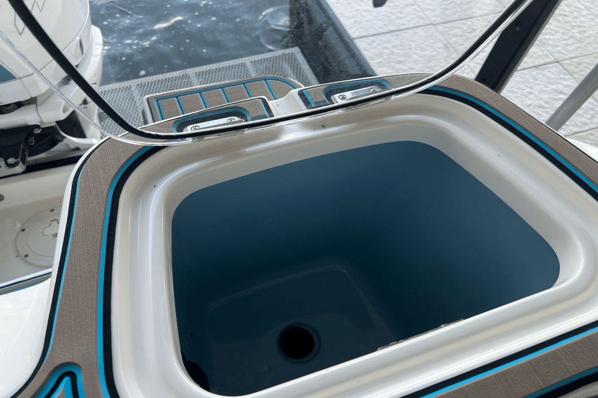2021 Boston Whaler 42 
