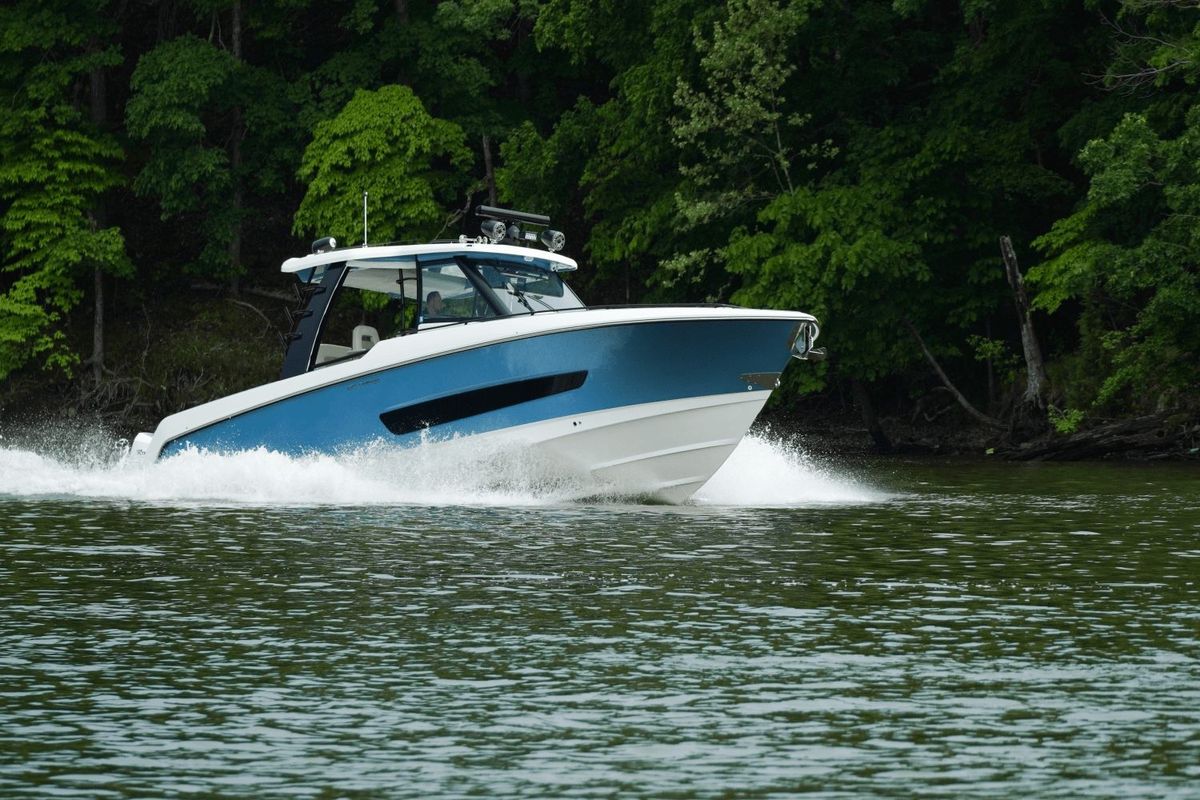2021 Boston Whaler 42 