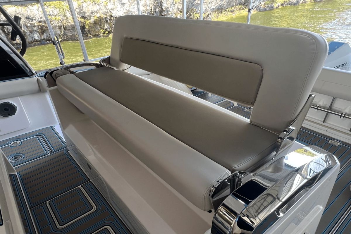 2021 Boston Whaler 42 